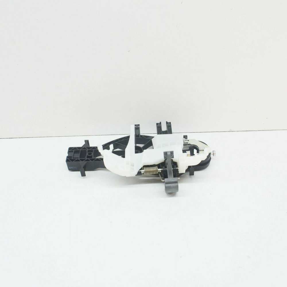 VAG VW kairės pusės stumdomųjų durų montavimo strypas 7E0843351C Originalus