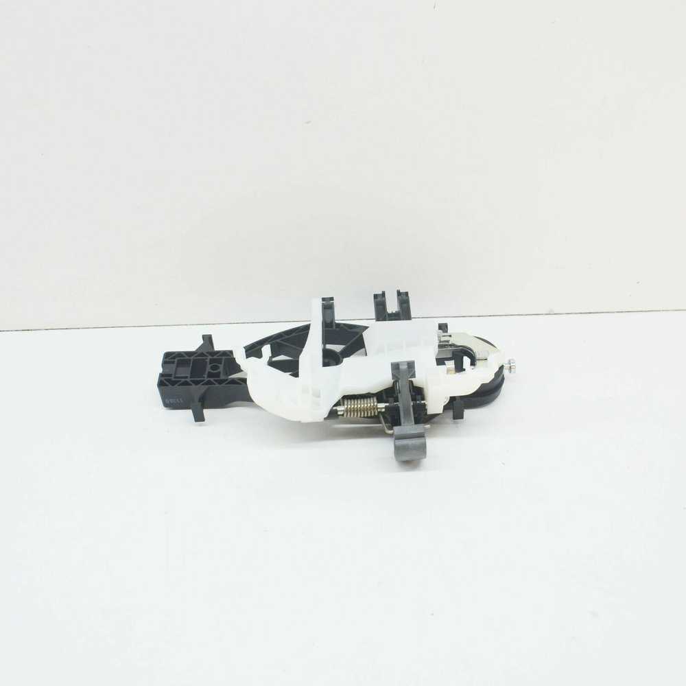 VAG VW kairės pusės stumdomųjų durų montavimo strypas 7E0843351C Originalus
