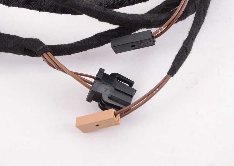 VAG VW laidų jungtis Bagažinės dangtis su galinio vaizdo kamera Kairė originali 3C8971182J