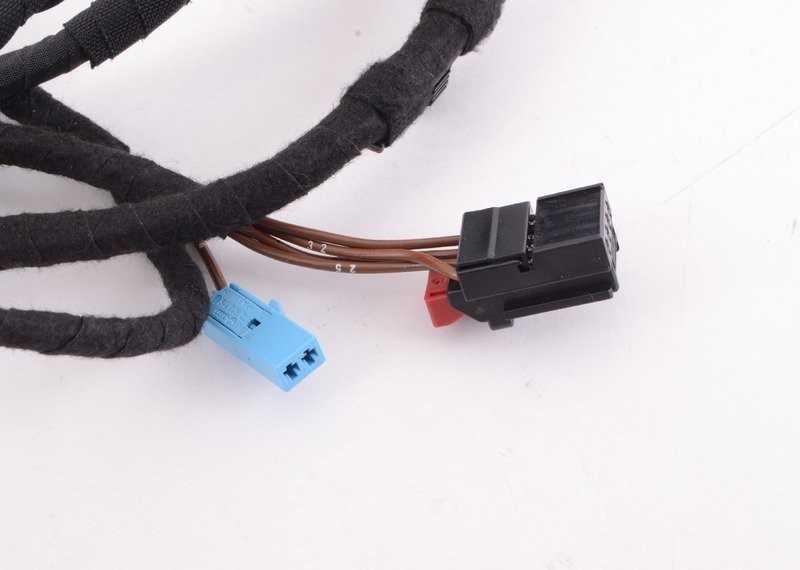 VAG VW laidų jungtis Bagažinės dangtis su galinio vaizdo kamera Kairė originali 3C8971182J