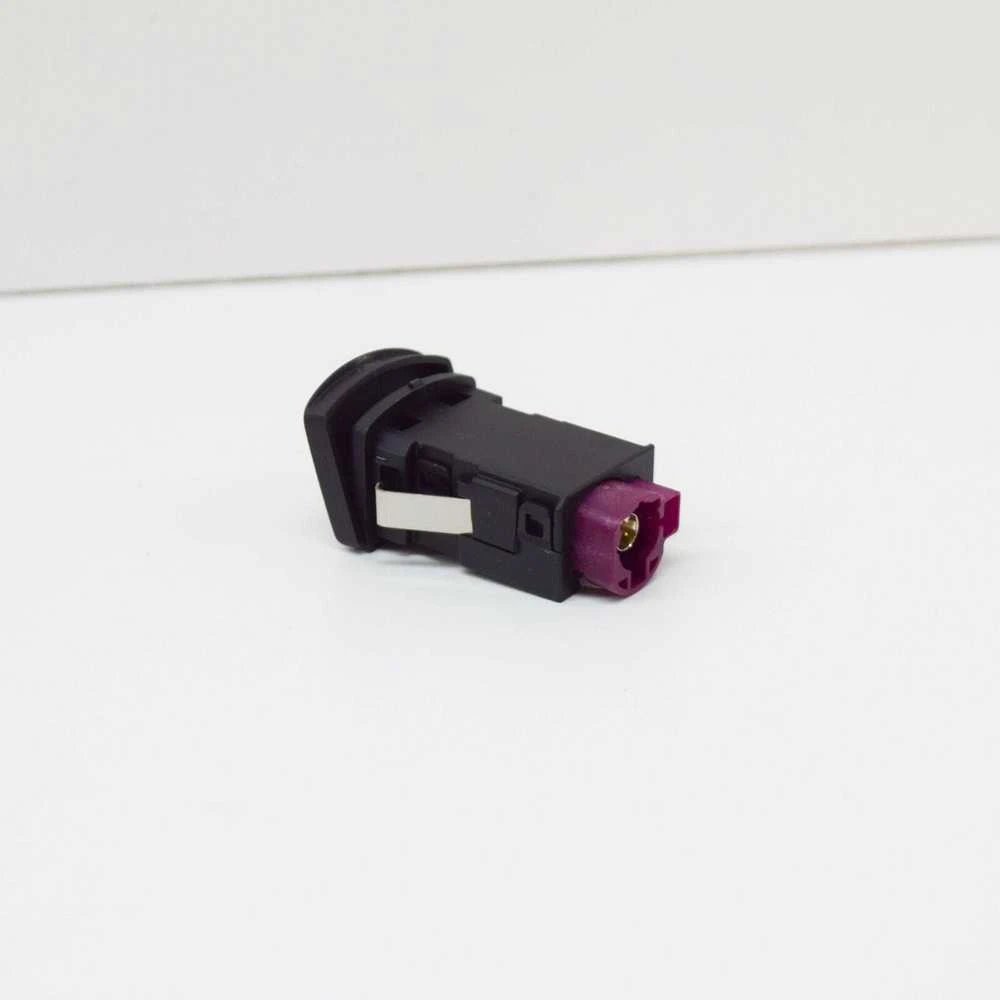 VAG VW Polo Derby Vento Ind Vento USB lizdas su dangteliu originalus 6C0035726C