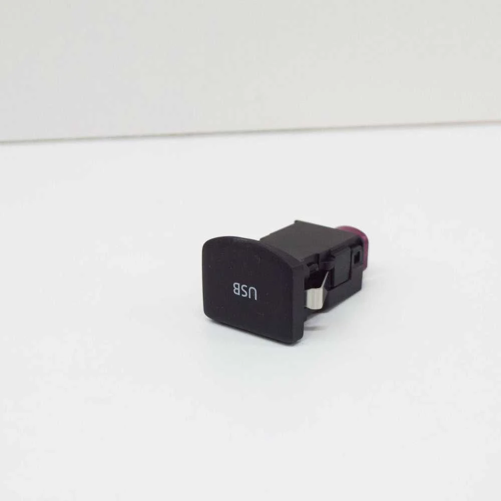 VAG VW Polo Derby Vento Ind Vento USB lizdas su dangteliu originalus 6C0035726C