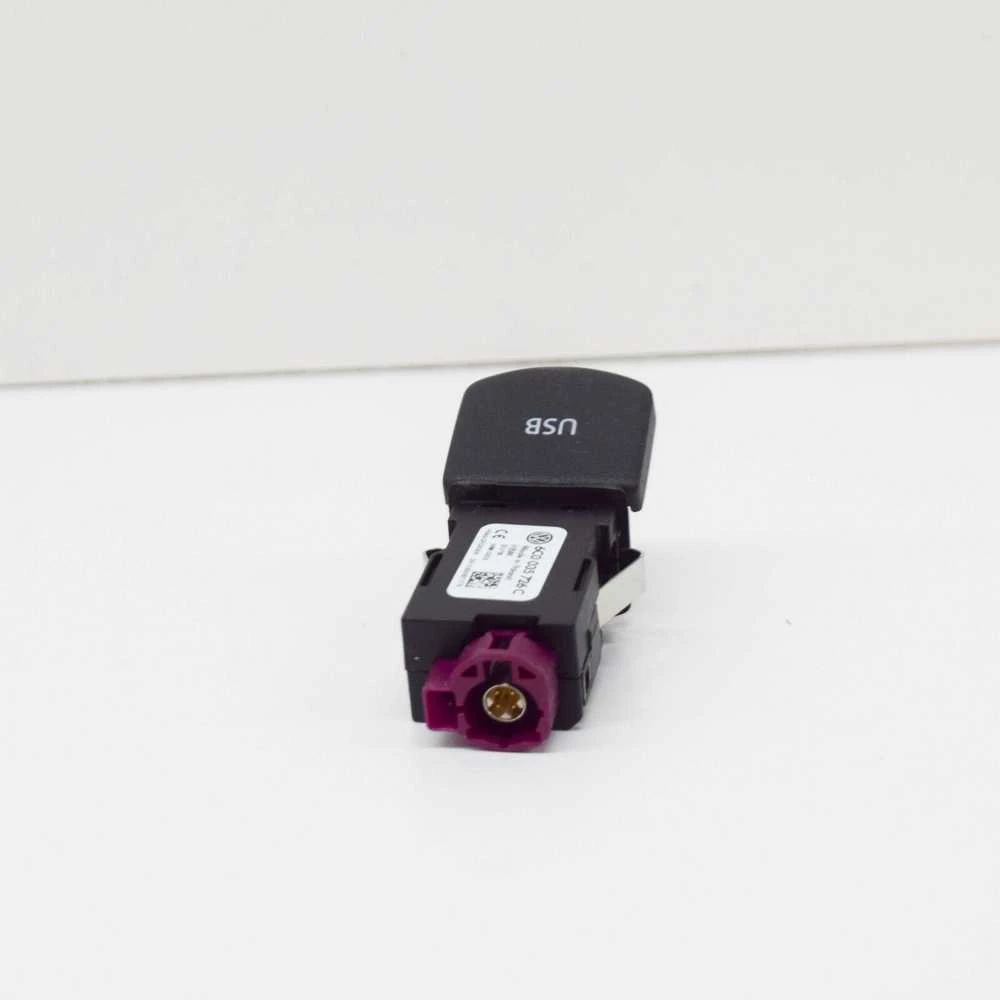 VAG VW Polo Derby Vento Ind Vento USB lizdas su dangteliu originalus 6C0035726C