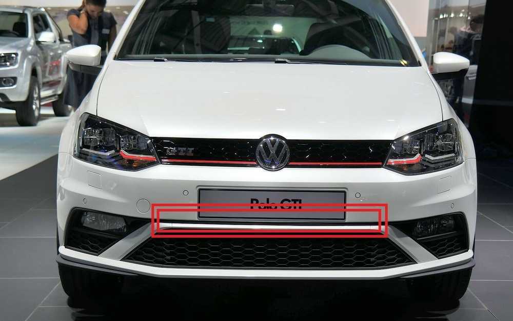 VAG VW POLO GTI 15-17 Priekinio bamperio apatinio centro grotelių apdaila juoda originali 6C0853101F9B9