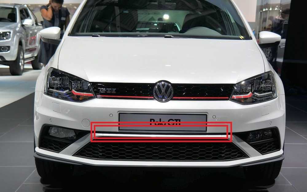 VAG VW POLO GTI 15-17 Priekinio bamperio apatinio centro grotelių apdaila juoda originali 6C0853101F9B9