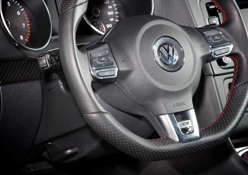 VAG VW R Line aliuminio vairo ratlankio apkaba su emblema originali 1K8419685BPOP