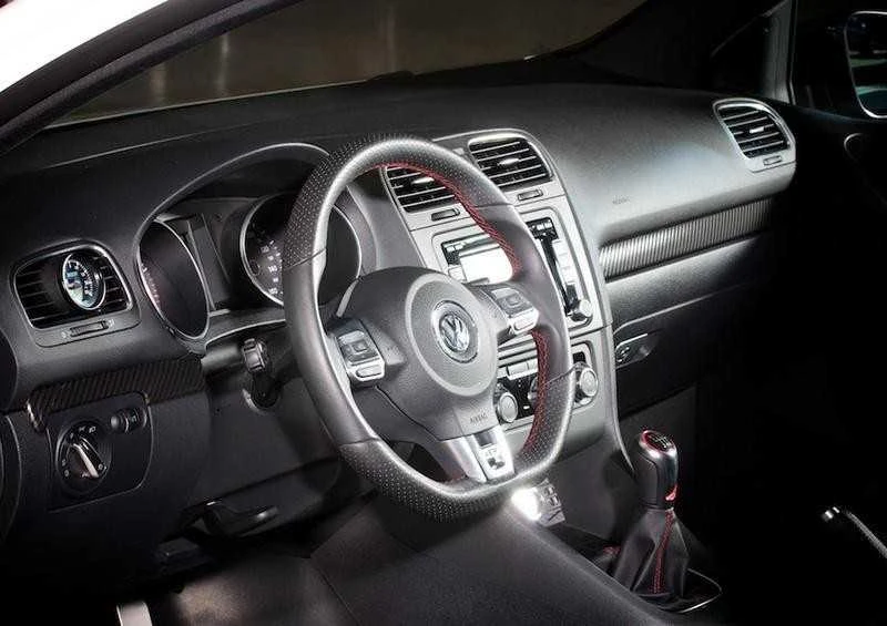 VAG VW R Line aliuminio vairo ratlankio apkaba su emblema originali 1K8419685BPOP