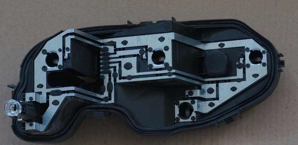 VAG VW SCIROCCO 2009-2014 Galinio žibinto lemputės laikiklis dešinėje O/S originalus 1K8945258C
