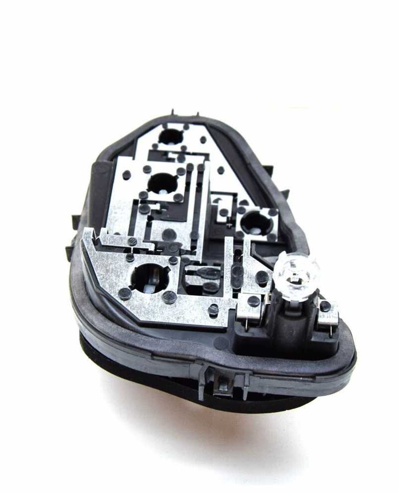 VAG VW SCIROCCO 2009-2014 Galinio žibinto lemputės laikiklis dešinėje O/S originalus 1K8945258C