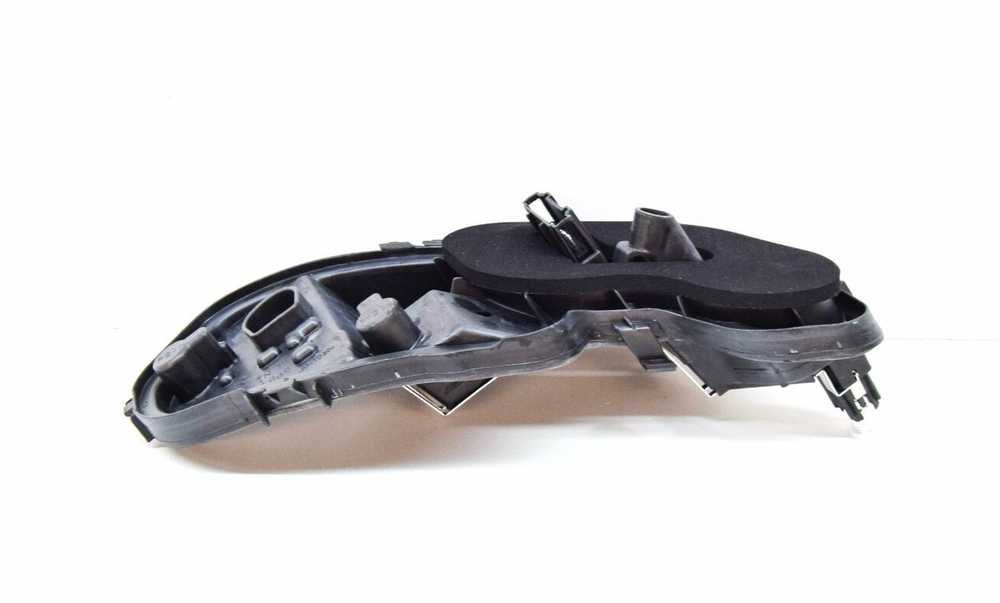 VAG VW SCIROCCO 2009-2014 Galinio žibinto lemputės laikiklis dešinėje O/S originalus 1K8945258C