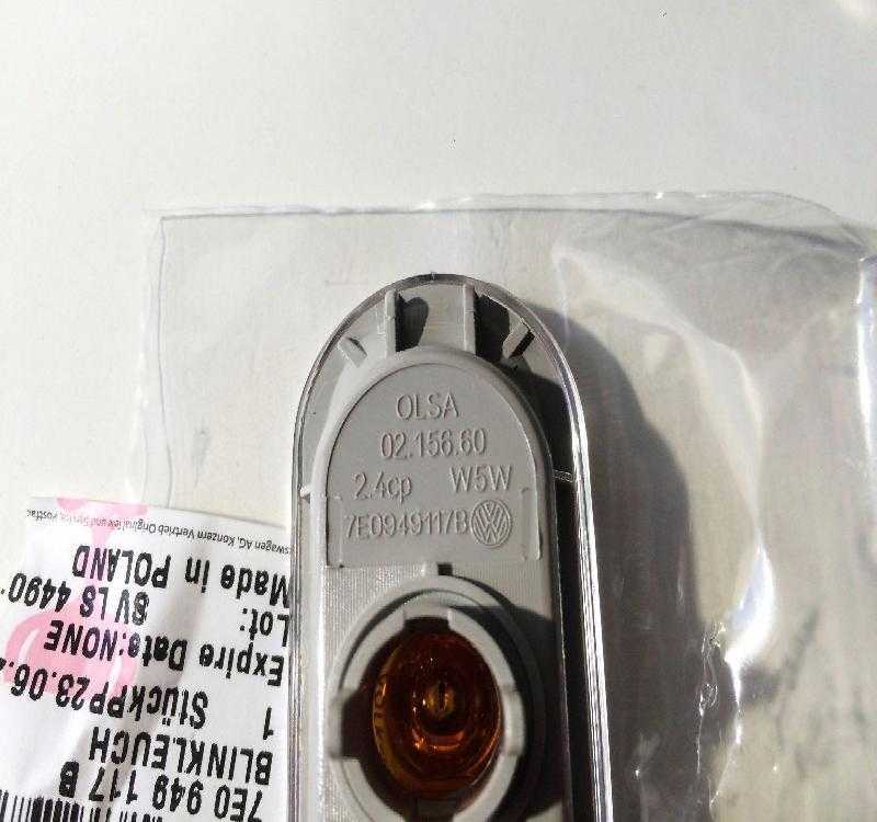 VAG VW SEAT SKODA Amarok Polo posūkių indikatorius originalus 7E0949117B