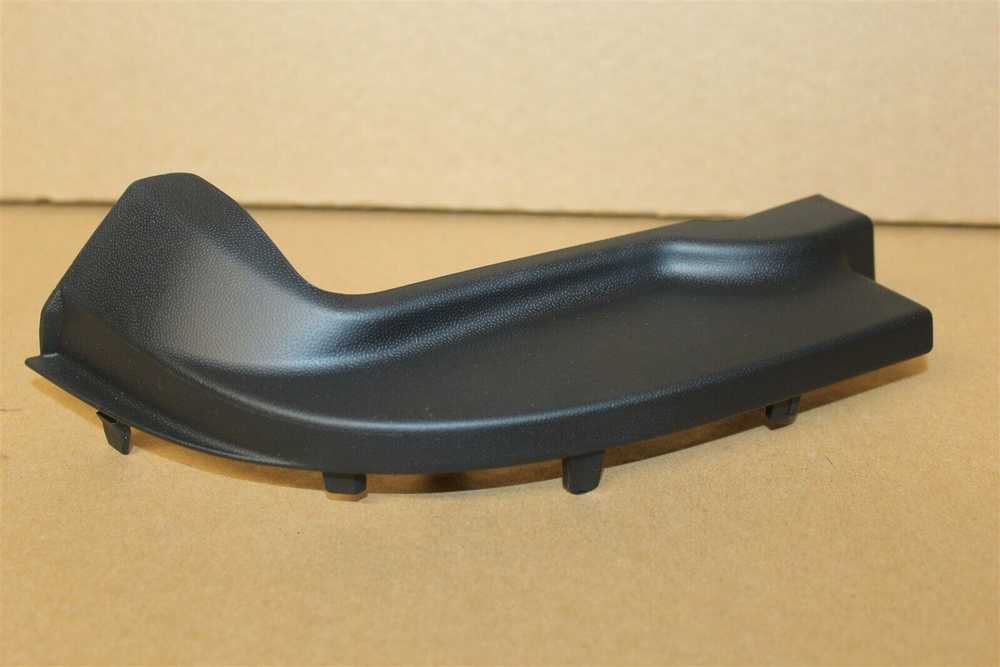 VAG VW T5 bamperio apdaila automobiliui su sparnuotomis durimis originali 7H0807833A9B9