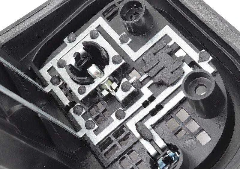 VAG VW TIGUAN 12-16 Išorinis galinio žibinto lemputės laikiklis dešinėje O/S originalus 5N0945258D