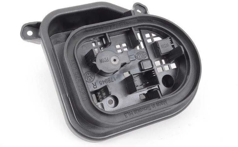 VAG VW TIGUAN 12-16 Išorinis galinio žibinto lemputės laikiklis dešinėje O/S originalus 5N0945258D