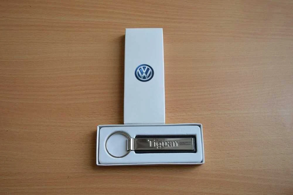 VAG VW Tiguan metalinis raktų pakabukas originalus 000087010S