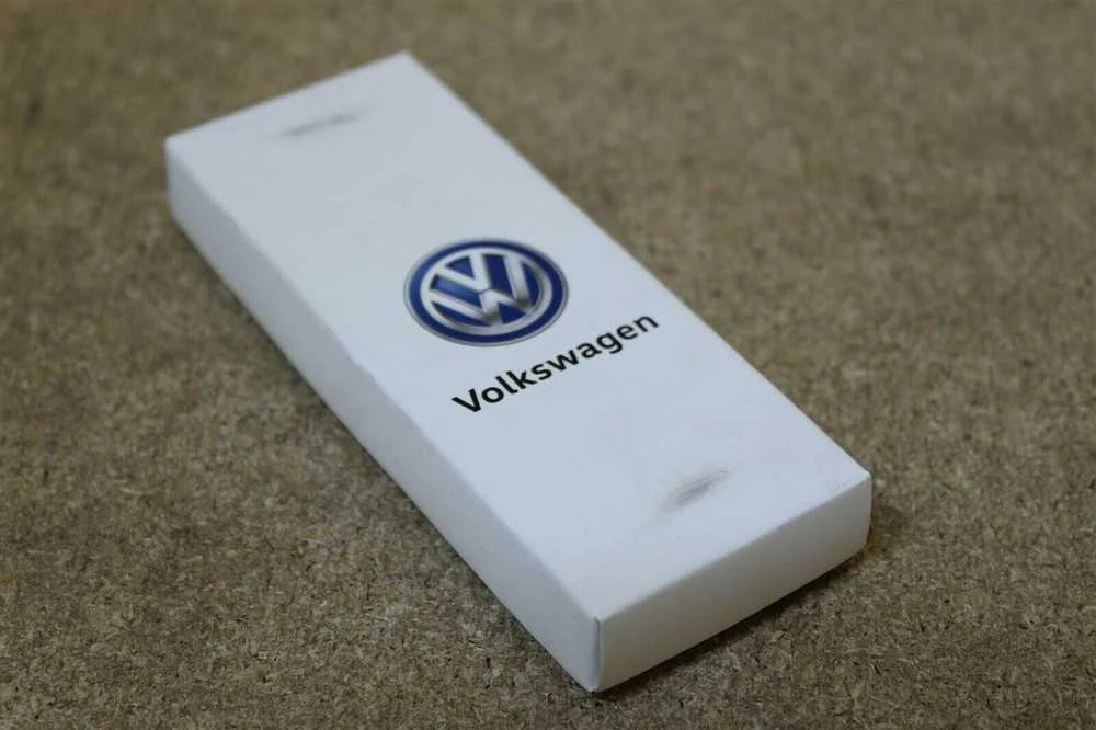 VAG VW Tiguan metalinis raktų pakabukas originalus 000087010S