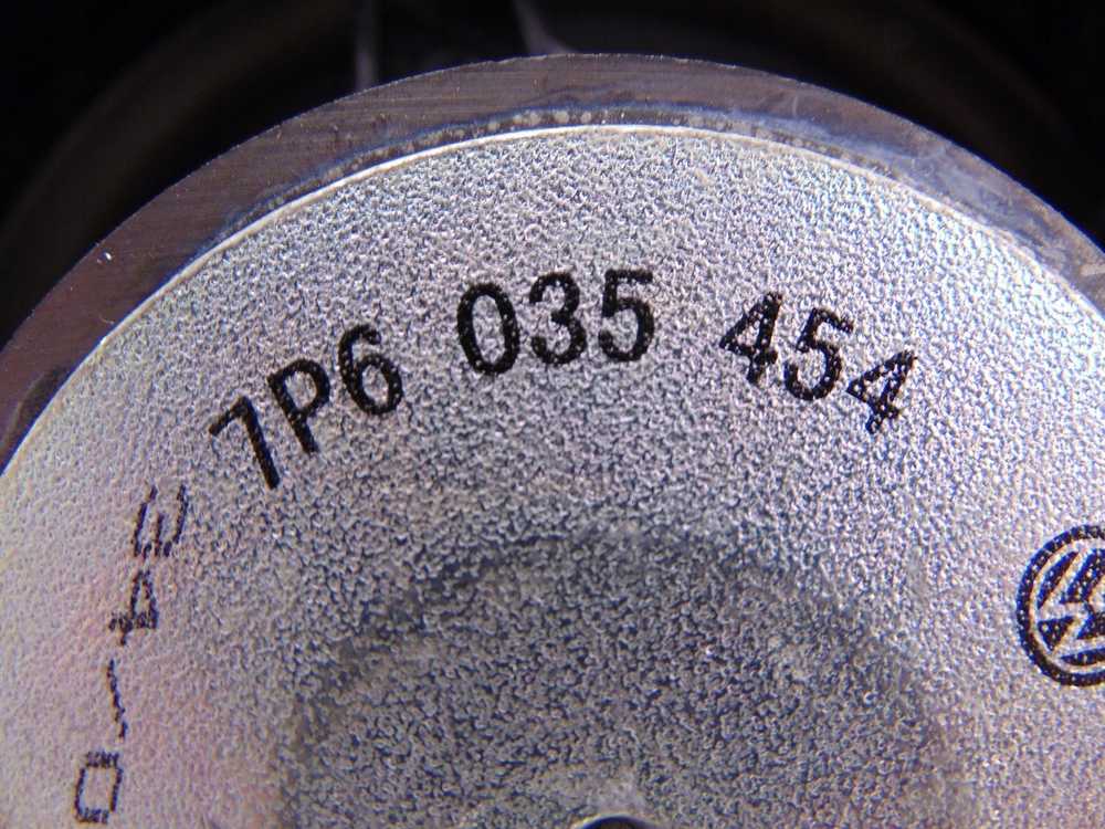 VAG VW Touareg žemų dažnių garsiakalbis originalus 7P6035454