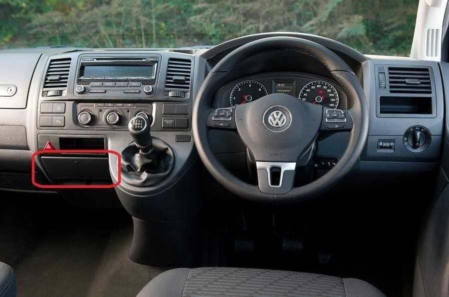 VAG VW TRANSPORTER (08-15) Priekinis centrinis peleninės dangtelis RHD originalus 7H2857325A71N