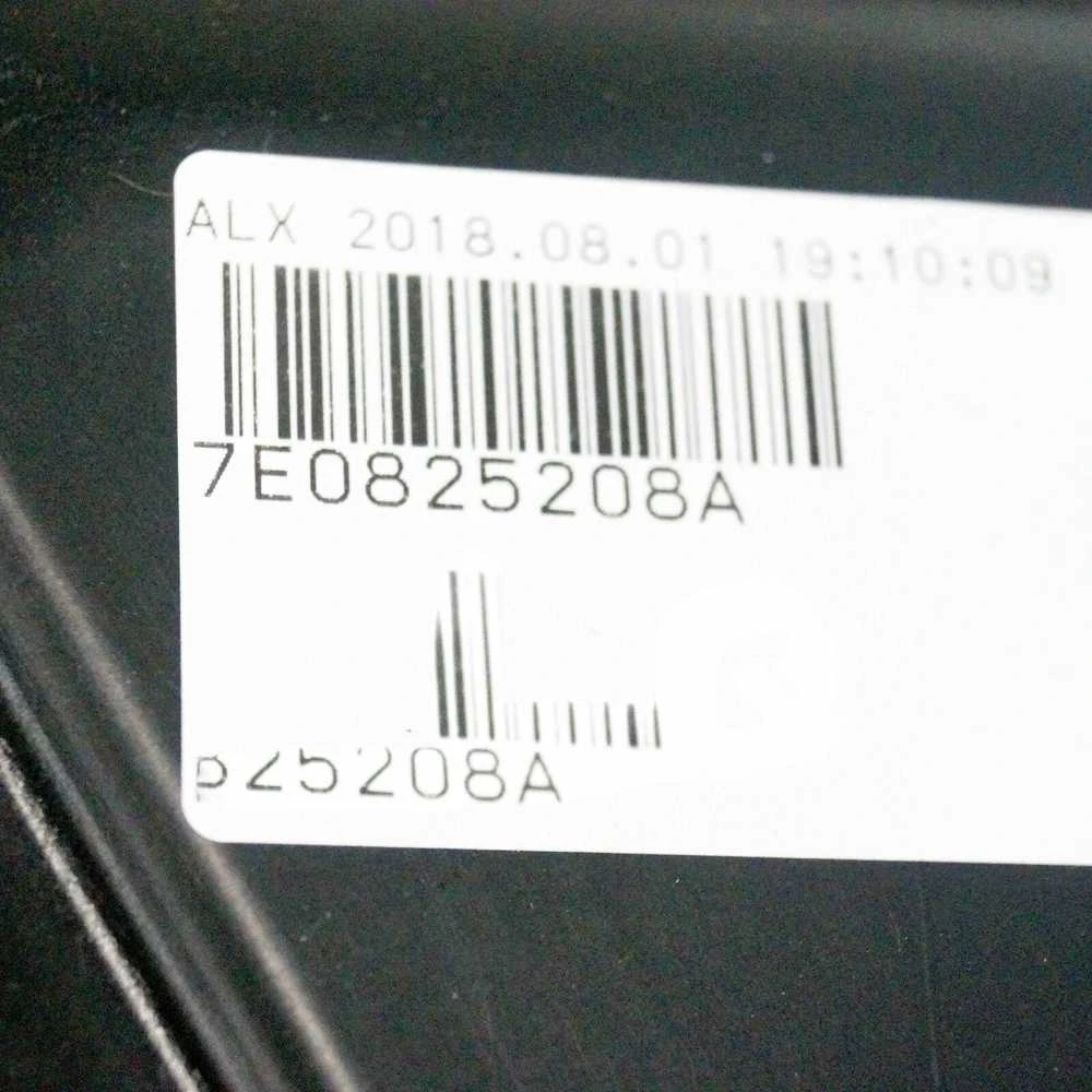Vag Dugno Apdailos Elementas Dešinėje Priekyje Vw Transporter T5 Originalus 7E0825208A
