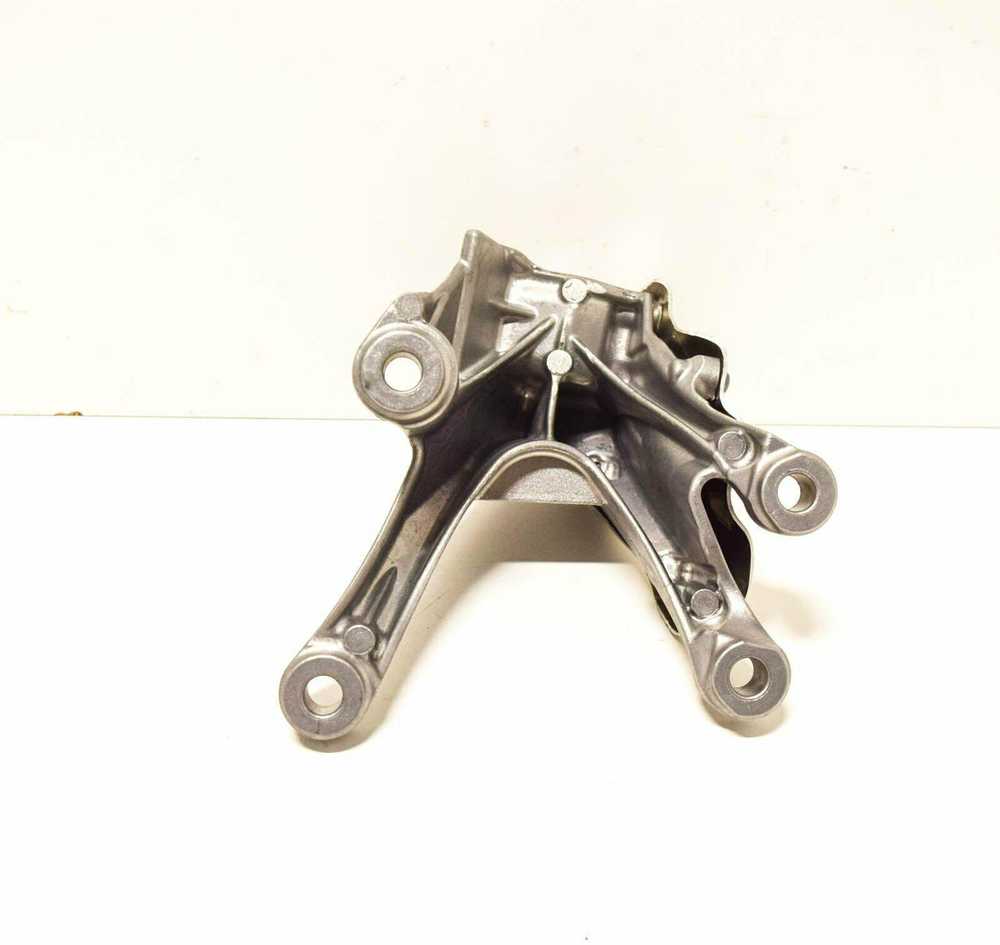 Variklio Palaikymo Šarnyras Dešinysis BMW G30 G31 G32 G11 G12 Originalus 22116861564