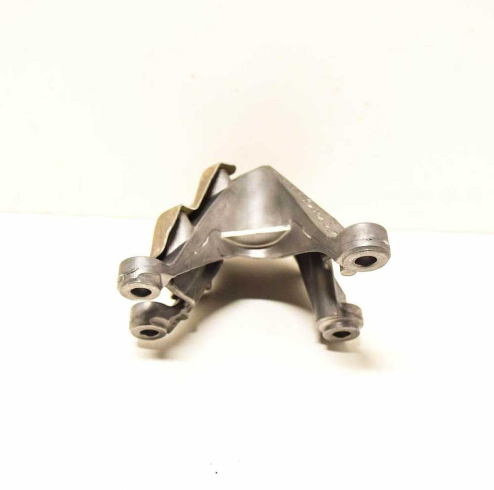 Variklio Palaikymo Šarnyras Dešinysis BMW G30 G31 G32 G11 G12 Originalus 22116861564