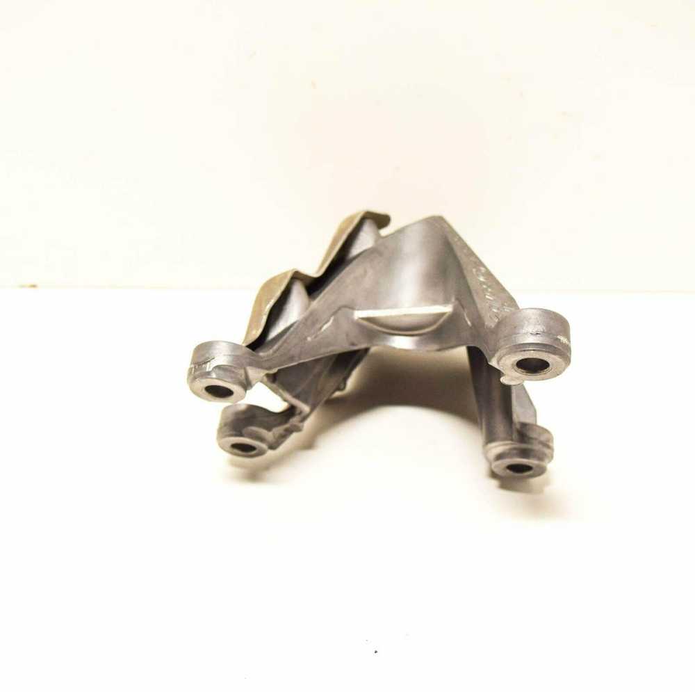 Variklio Palaikymo Šarnyras Dešinysis BMW G30 G31 G32 G11 G12 Originalus 22116861564