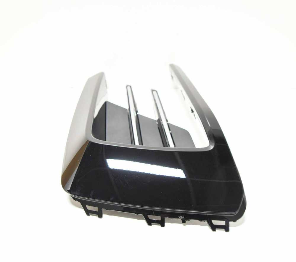 Volkswagen Passat A3 Oro Kreipiančiųjų Grotelių Dangtelis Juodas VAG Originalus 561854662JFOD