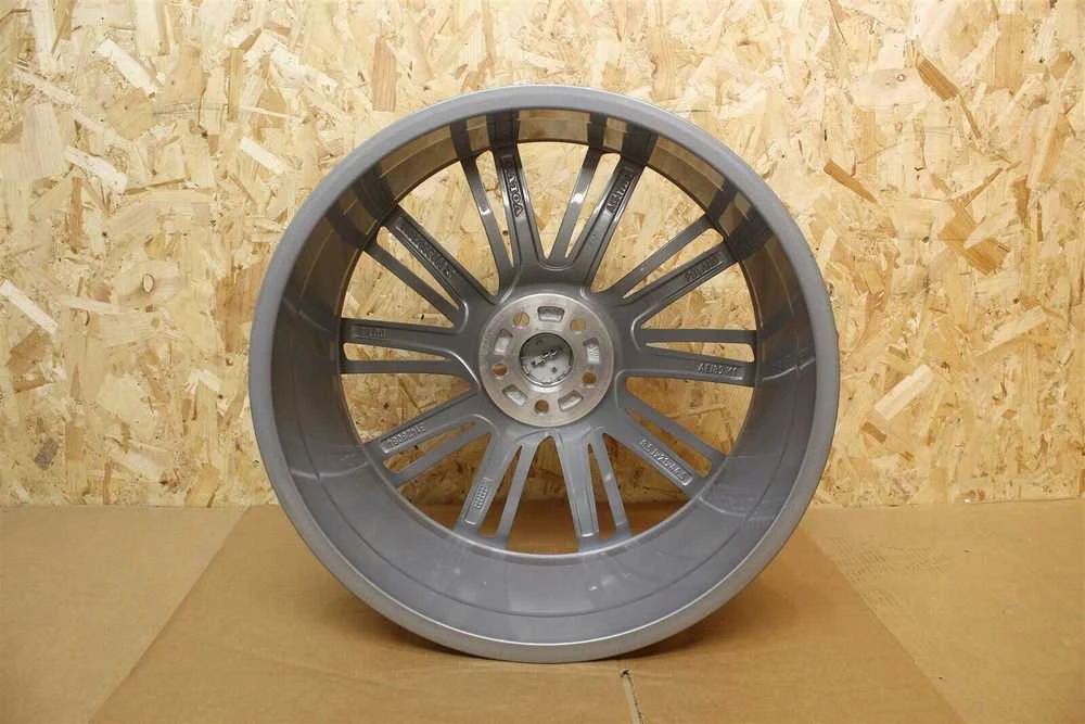 "Volvo" 21 colių lengvojo lydinio ratlankio juodas ratlankis originalus 31428084