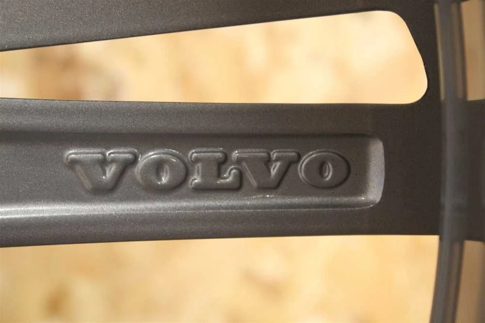 "Volvo" 21 colių lengvojo lydinio ratlankio juodas ratlankis originalus 31428084