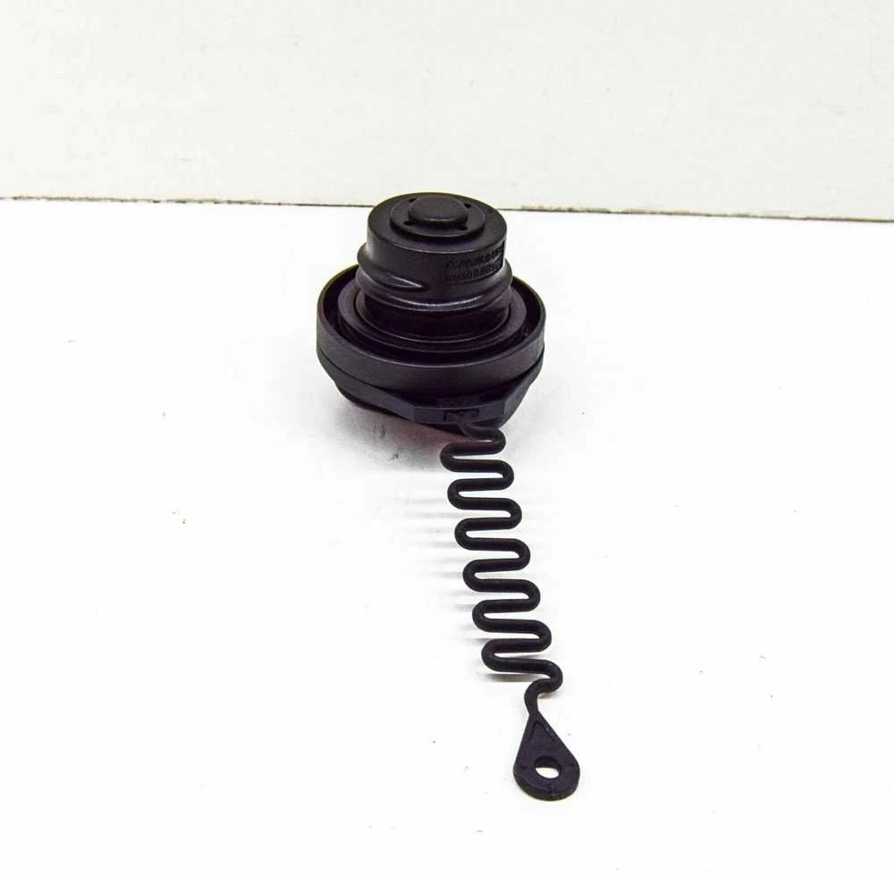 Volvo 850 C70 S40 S70 V40 V70 Kuro bako dangtelis Meyle 9475962
