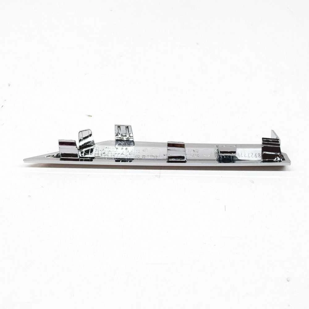 VOLVO C30 Priekinio grotelių emblemos viršutinė apdaila 31290846 NAUJA ORIGINALI