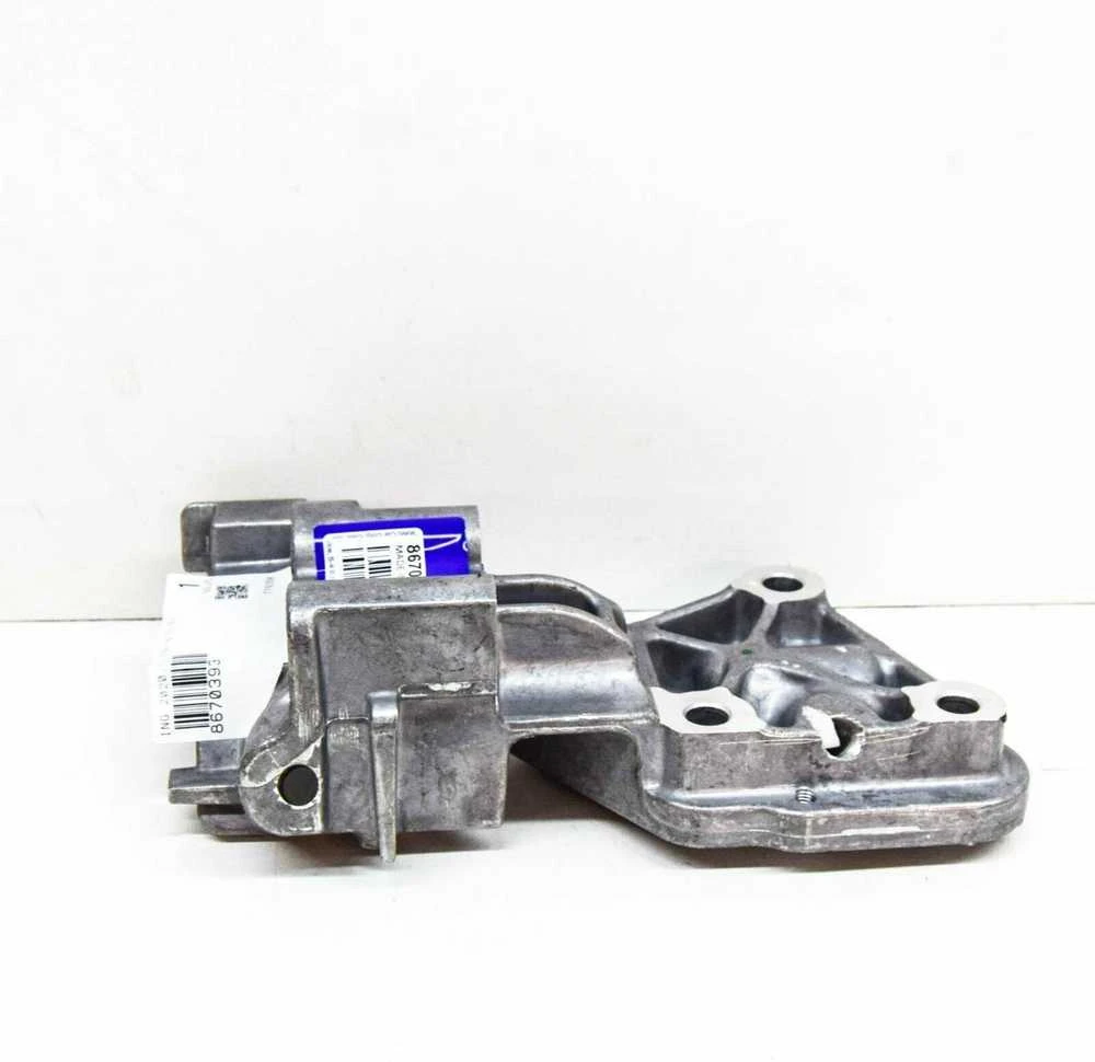 VOLVO C30 Variklio Priekinis Dešinysis Laikiklis 8670393 NAUJAS ORIGINALUS