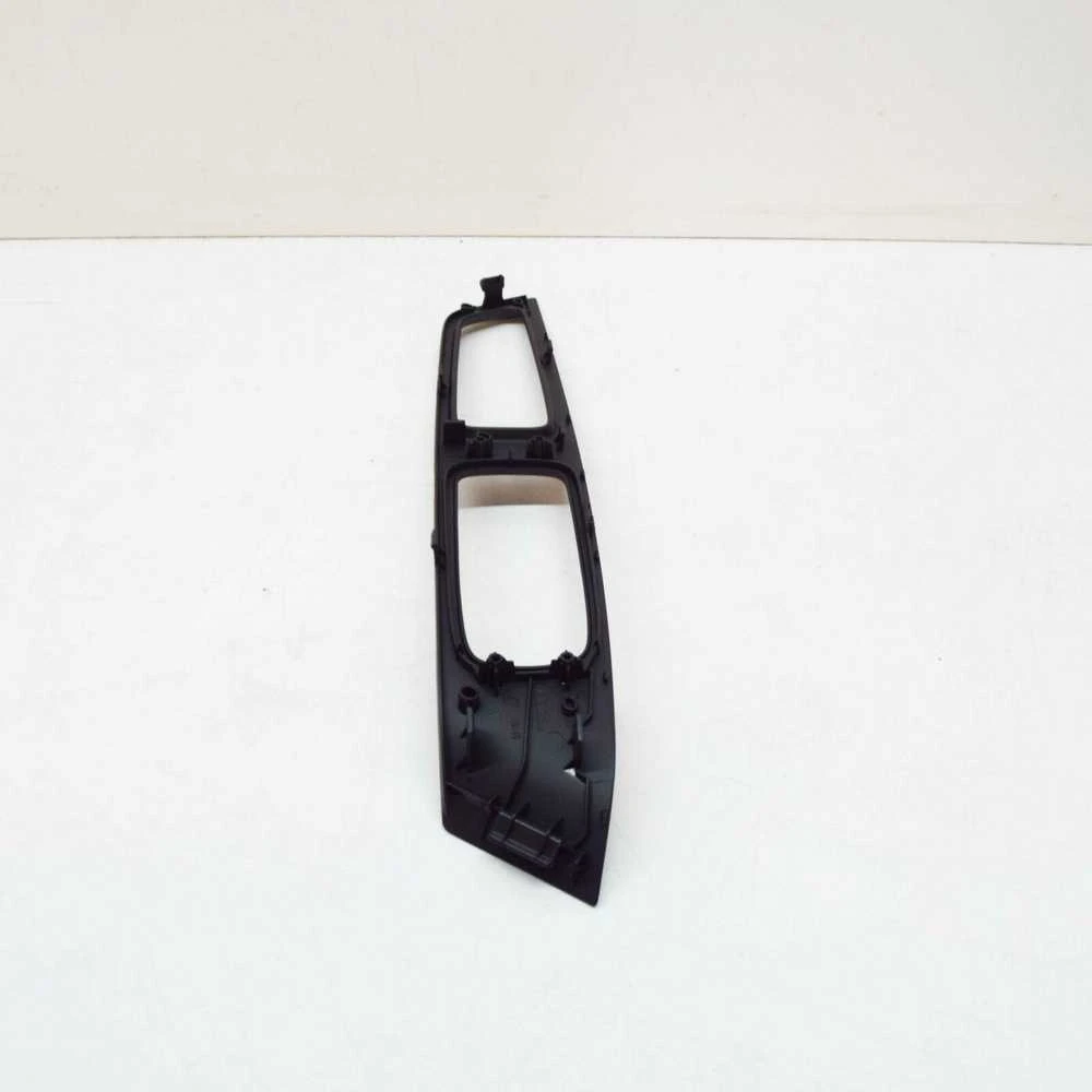 VOLVO S60 MK2 priekinių kairės pusės durų lango jungiklio apvadas originalus 39823327