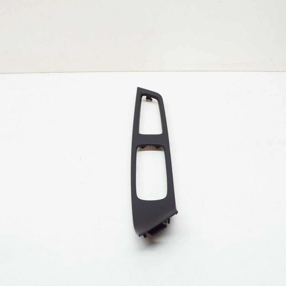 VOLVO S60 MK2 priekinių kairės pusės durų lango jungiklio apvadas originalus 39823327