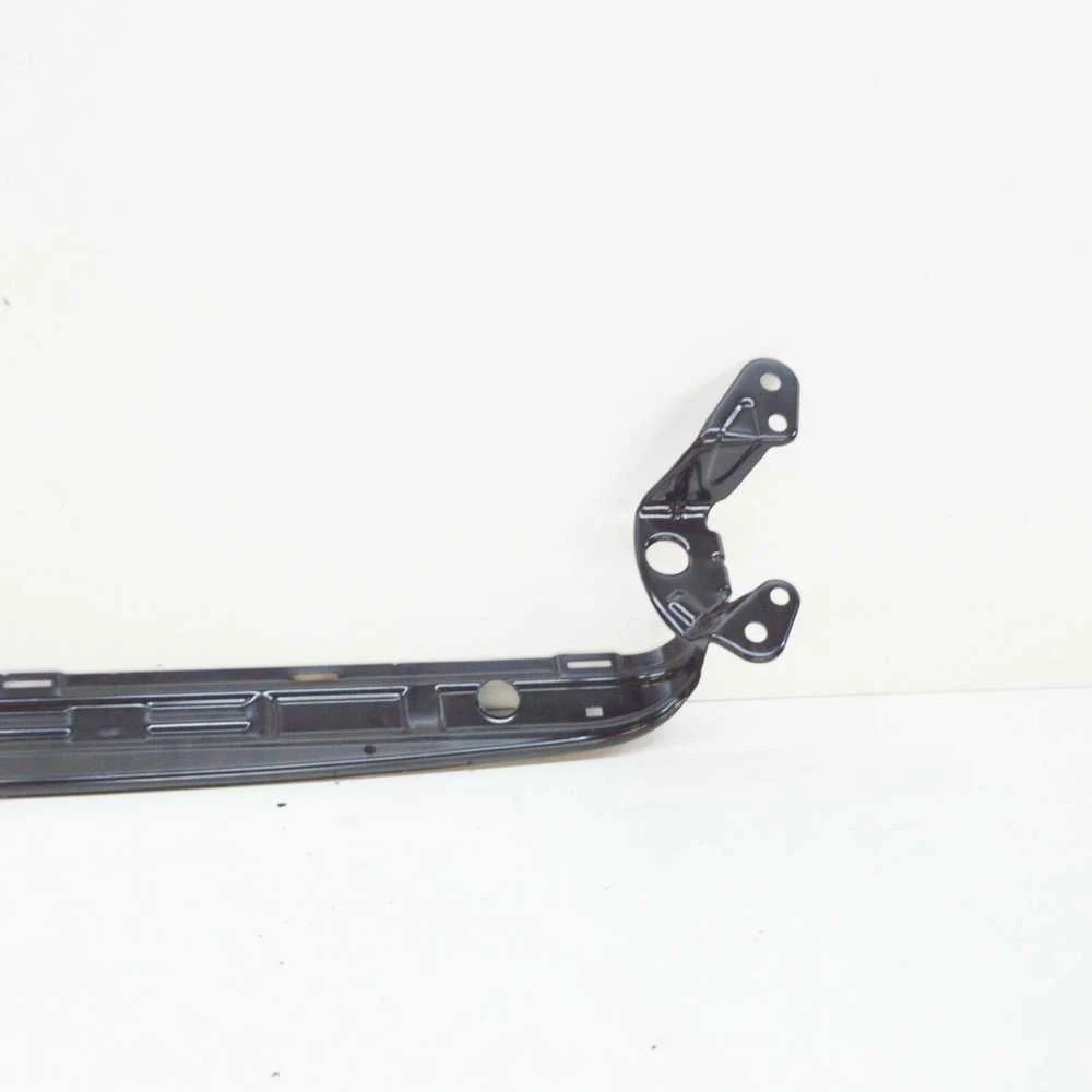 VOLVO V50 Radiatoriaus apatinės atramos laikiklis Originalus 30792611