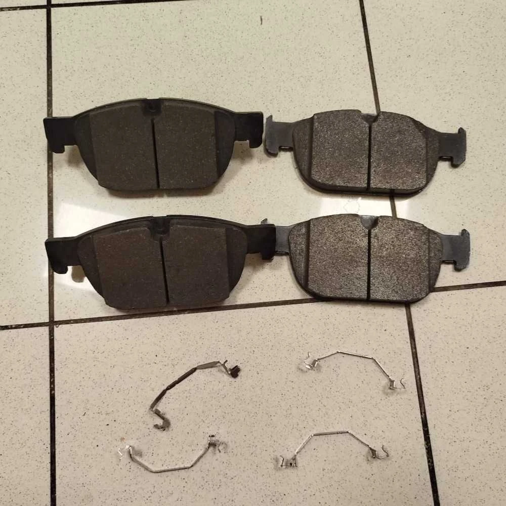 Volvo V60 Priekinės ašies stabdžių kaladėlių rinkinys originalus 32373124