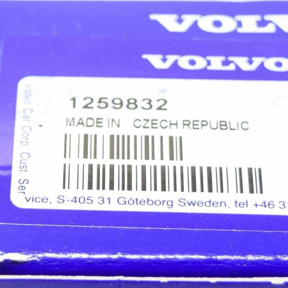 VOLVO V70 MK1 Galinio lango plovimo siurblys 1259832 NAUJAS ORIGINALUS