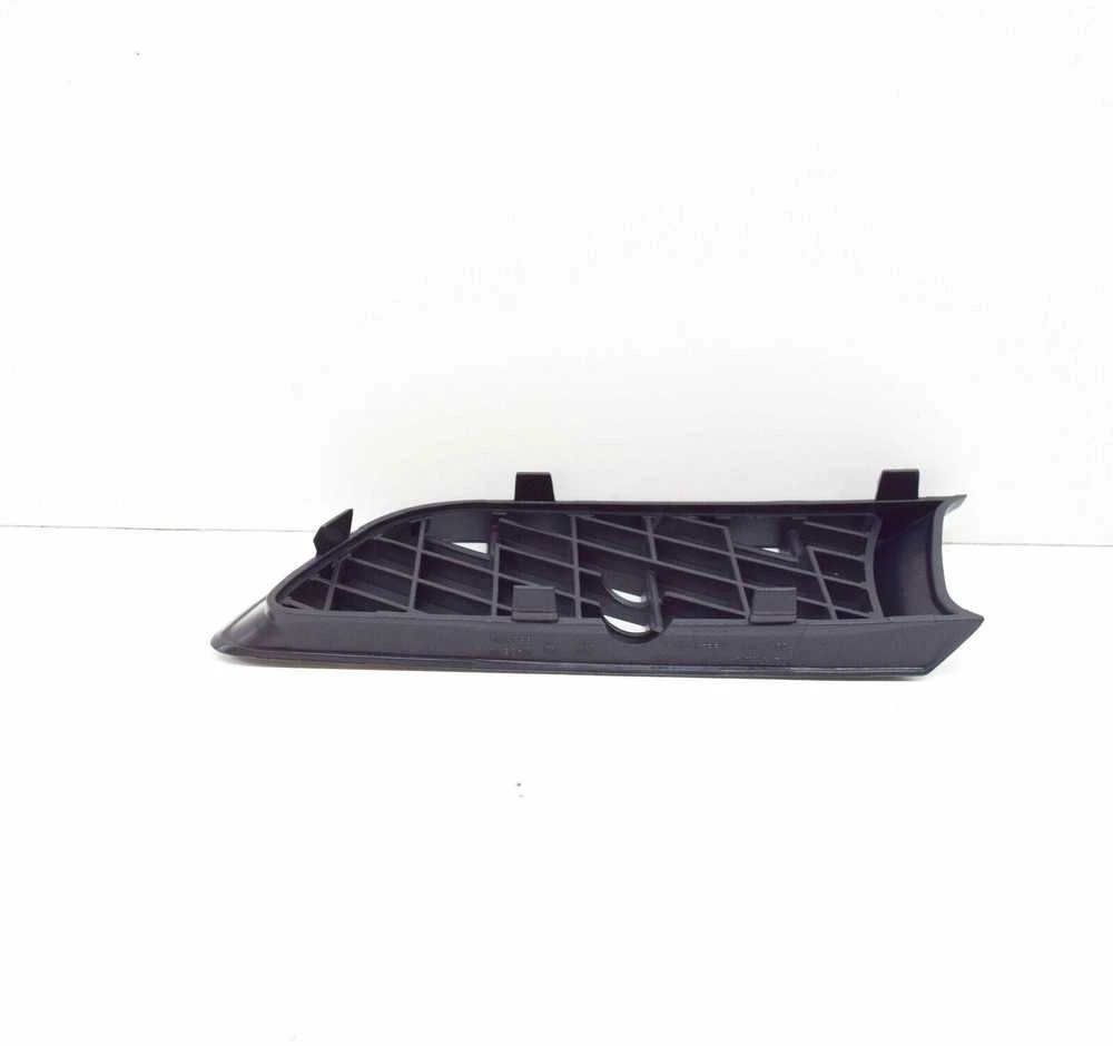 VOLVO V70 MK1 priekinis bamperis dešinės pusės grotelės Originalus 9190035