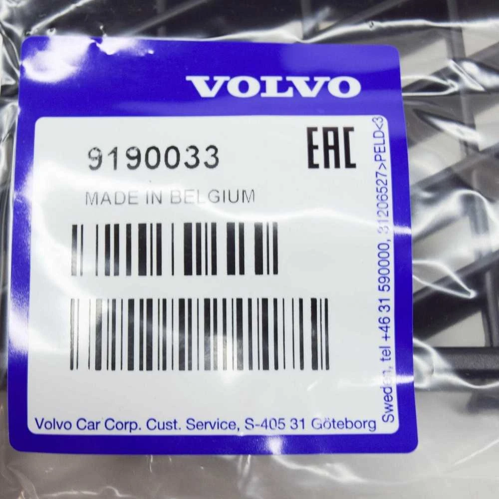 VOLVO V70 MK1 priekinis bamperis kairės pusės grotelės originalios 9190033
