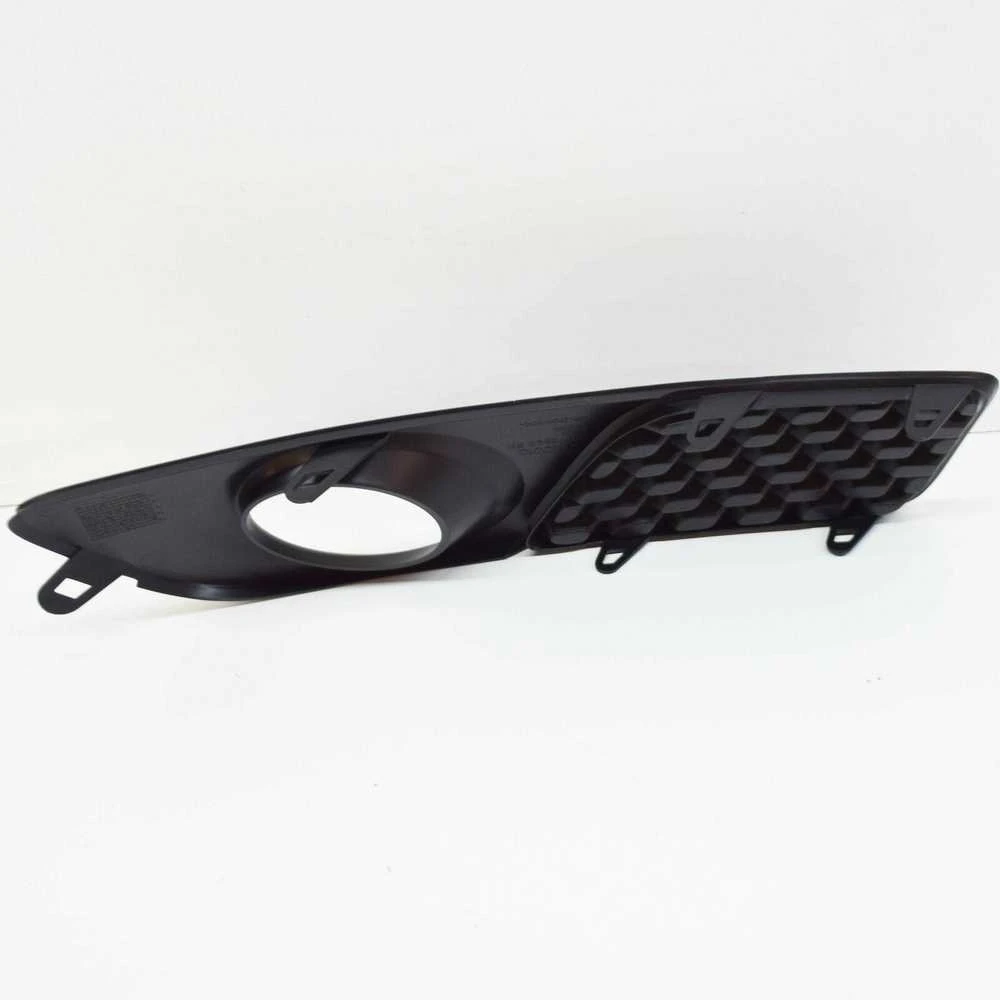 VOLVO V70 MK3 priekinio dešiniojo rūko žibinto apdailos grotelės originalios 30678640
