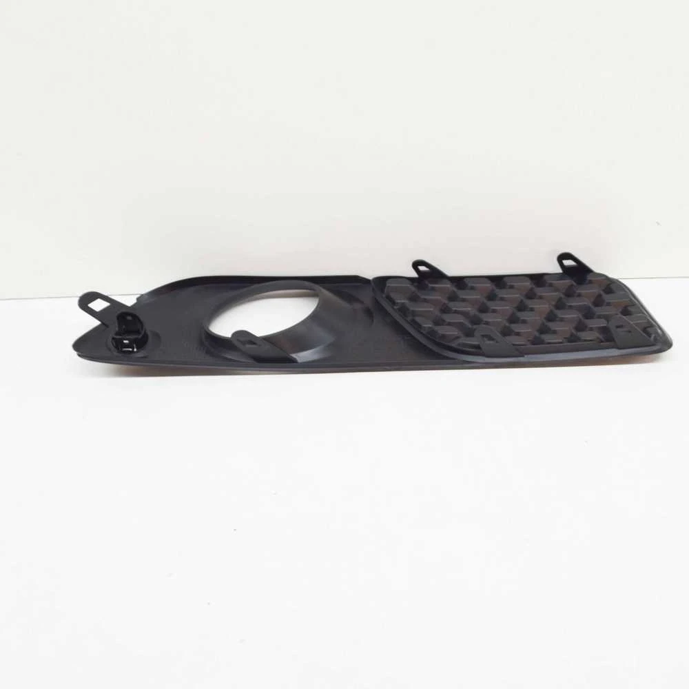 VOLVO V70 MK3 priekinių kairės pusės rūko žibintų rėmelis originalus 30796612