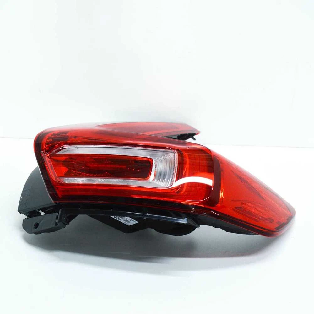 VOLVO XC40 Galinis Dešinysis Žibintas 31446791 NAUJAS ORIGINALUS