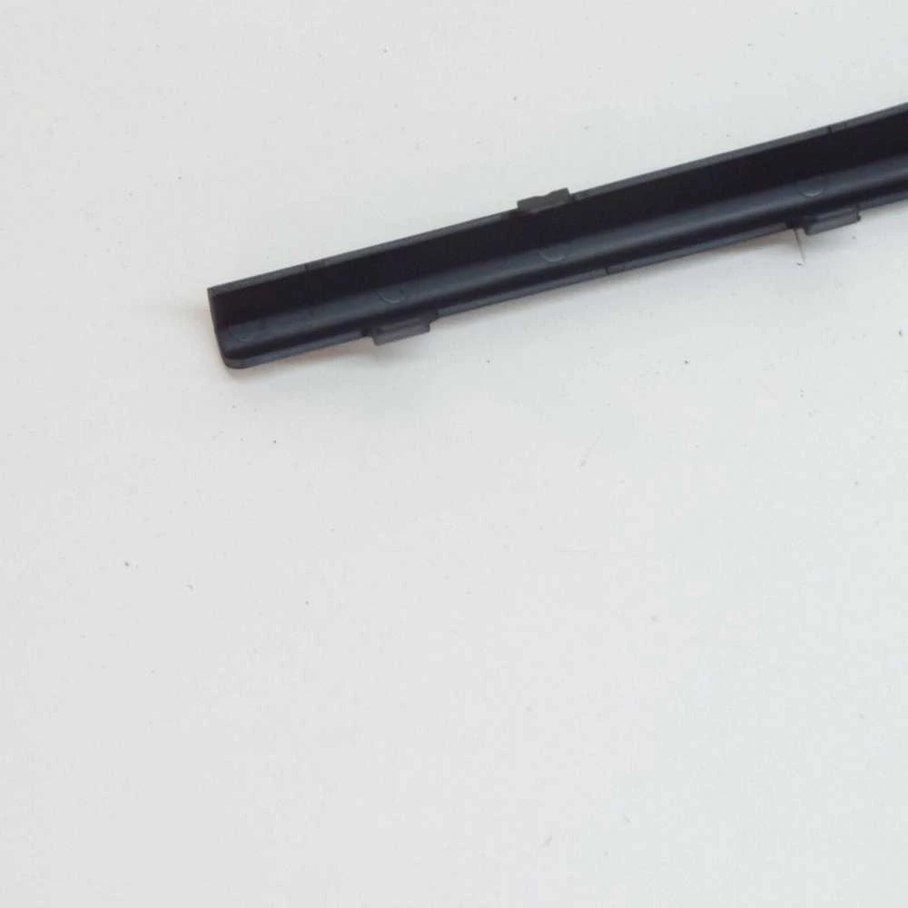 VOLVO XC60 MK1 priekinio dešiniojo bamperio dangčio tarpinė plokštė Originali 31383114