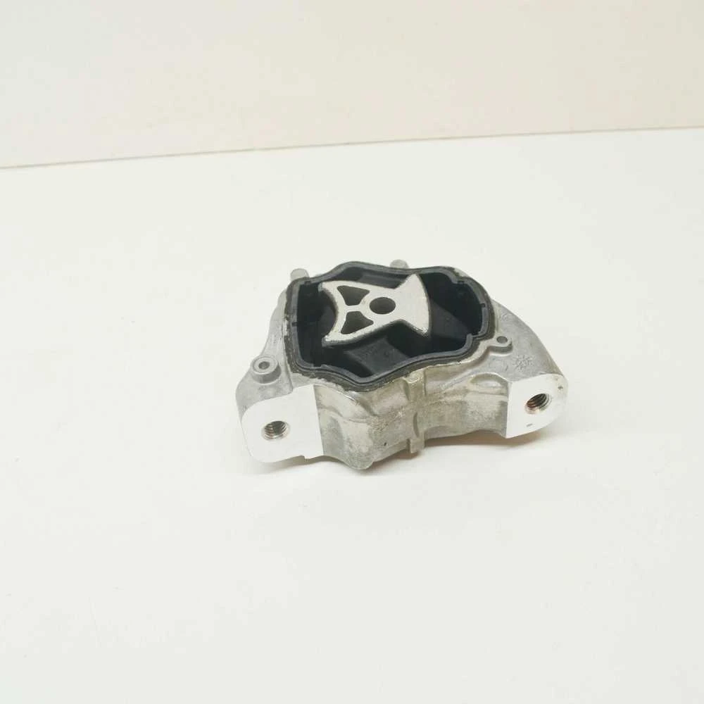 VOLVO XC60 MK1 variklio tvirtinimo apatinė dešinioji įvorė Originali 31277312