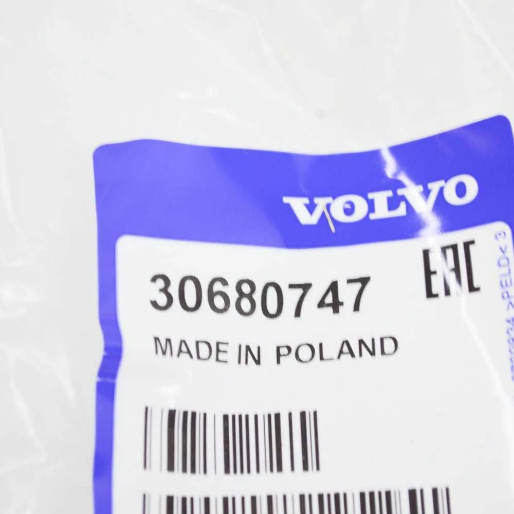 VOLVO XC90 MK1 kairės pusės vandens radiatoriaus žarnelė Originali 30680747