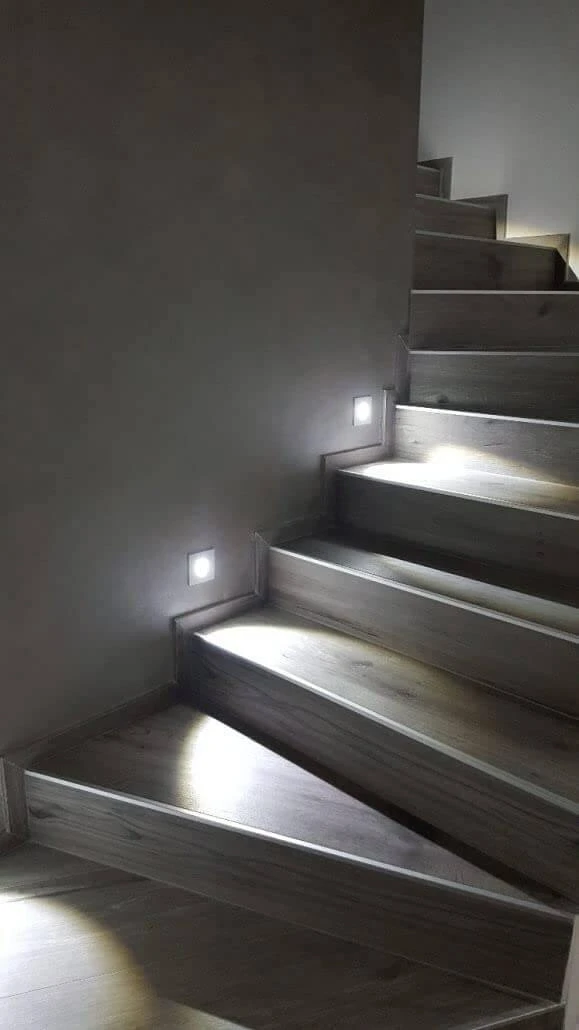1.3W įleidžiamas sieninis LED šviestuvas su judesio davikliu