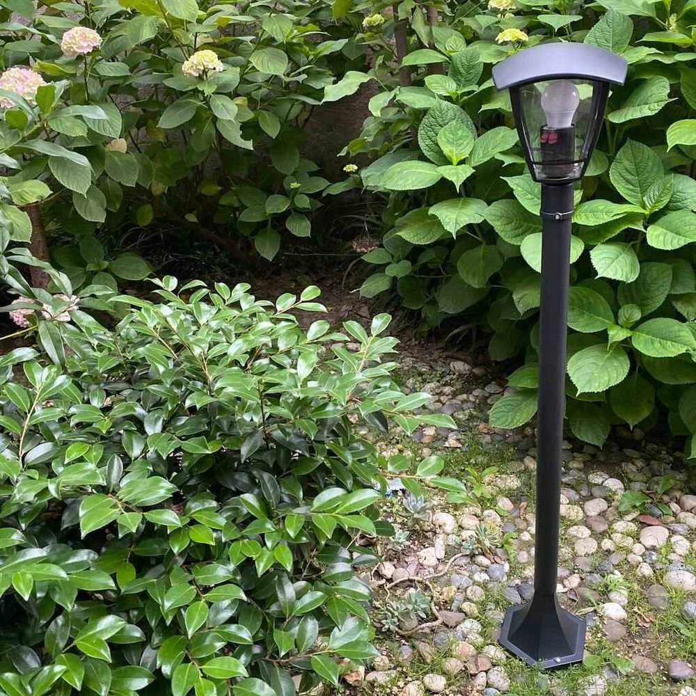 E27 IP44 100cm Lauko šviestuvas pastatomas juodas
