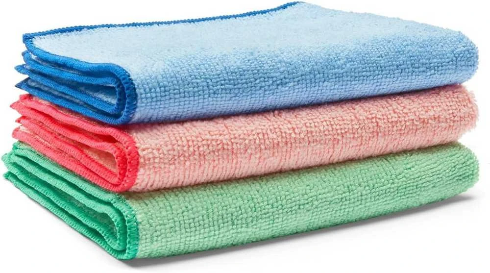 VILEDA "Ultra Fresh" mikropluošto šluostės, 3 vnt., įvairių spalvų, su sidabro jonais, antibakterinės mikropluošto šluostės su apsauga nuo nemalonių kvapų.
