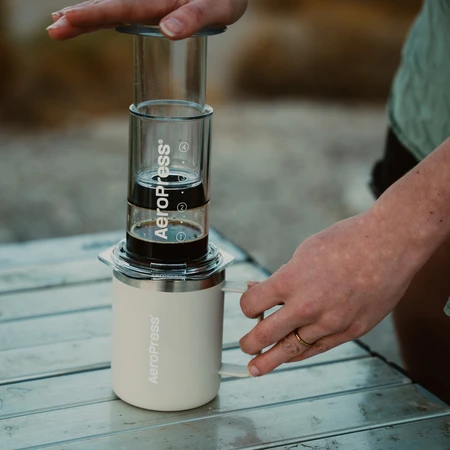 „AeroPress“ – kelioninis kavos puodelis su grietinėle, 350 ml