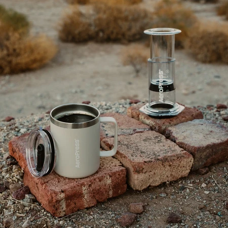 „AeroPress“ – kelioninis kavos puodelis su grietinėle, 350 ml